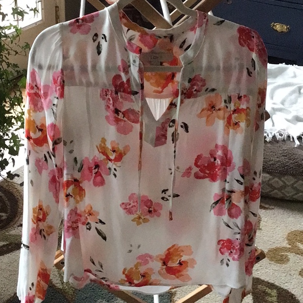 Beautiful NWOT Loft tunic shirt